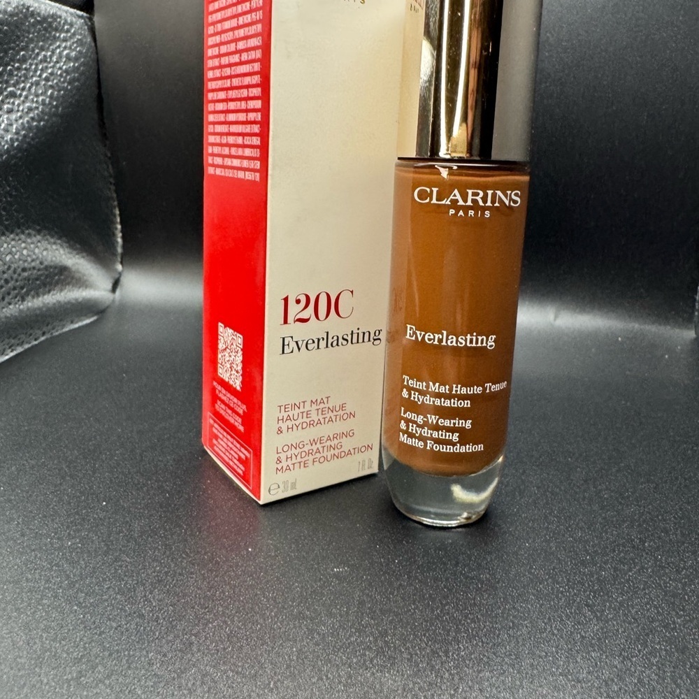 Clarins Everlasting Foundation 120C Full size new in box